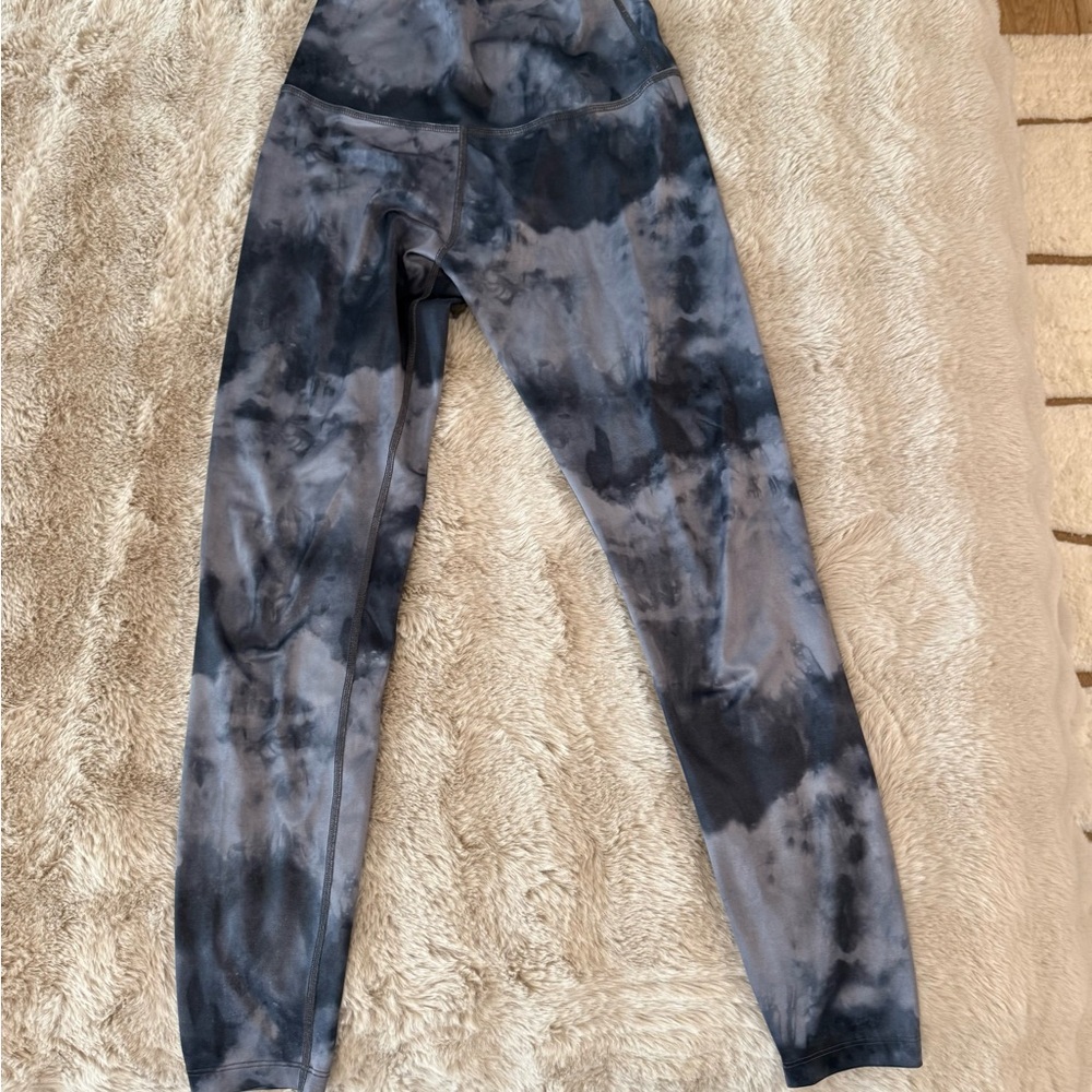 Beyond Yoga Black and Gray Tie-Dye Leggings